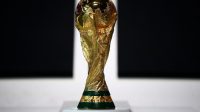 Trofi Piala Dunia 2034 di Arab Saudi, identik dengan warna emas dan hijau