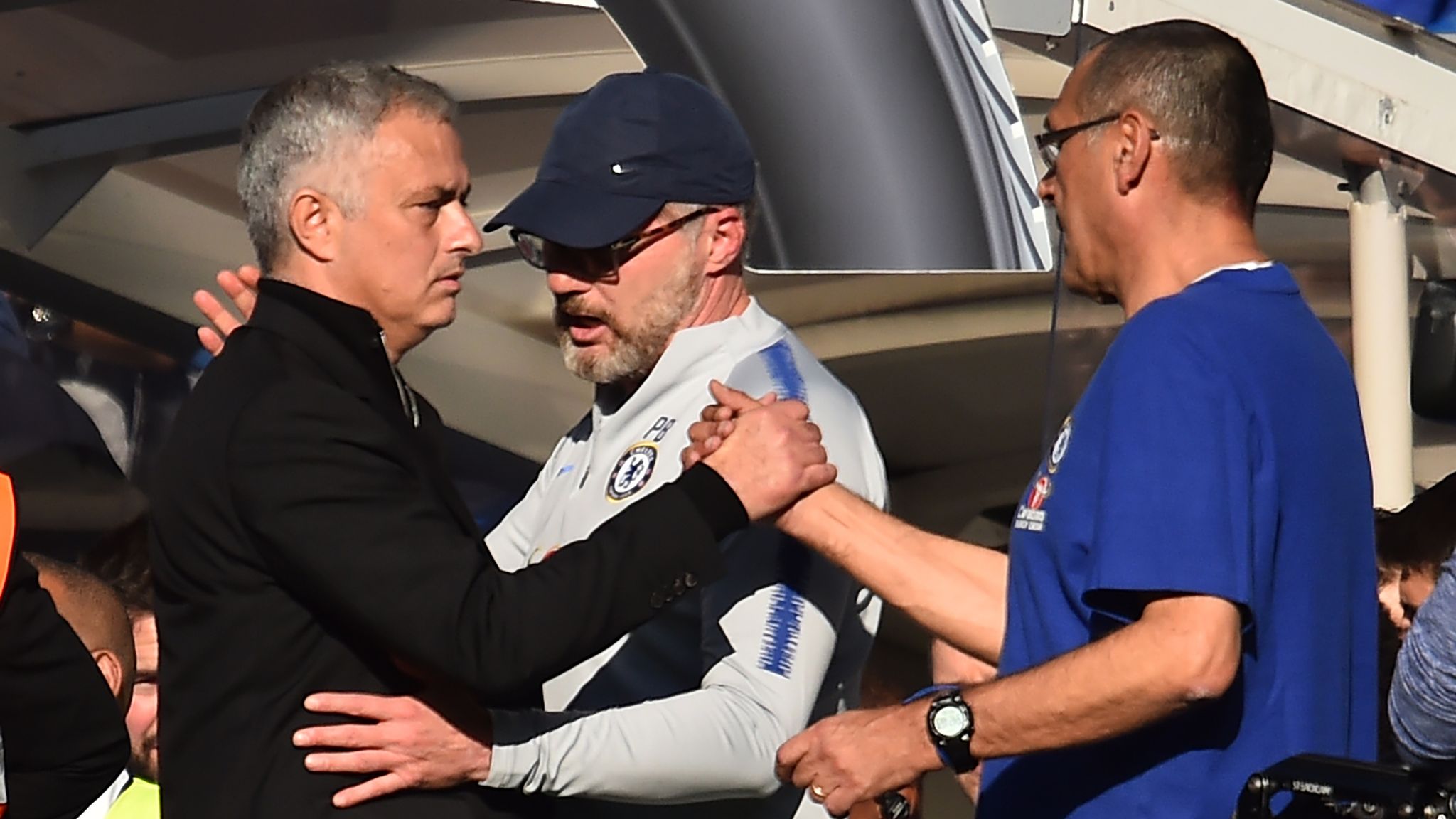 Pelatih Lazio dan As Roma Sarri dan Mourinho