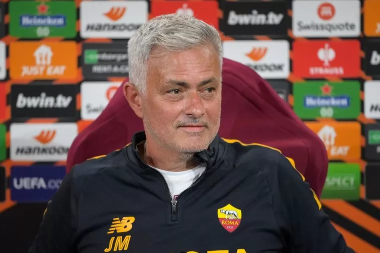 mourinho as roma pecat nagabola berita bola