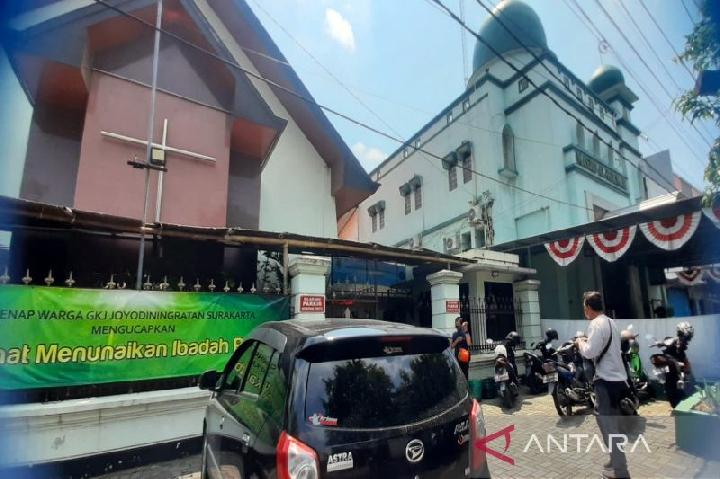 Top 3 Dunia; Survei Ungkap Warga Indonesia Taat Beribadah dan juga  Gereja St. Ann Dijual ke Komunitas Muslim