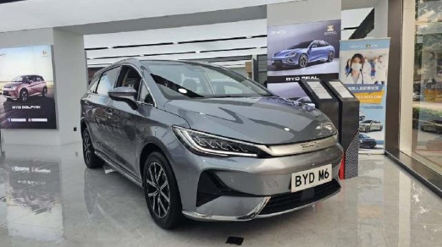 Cek Harga Mobil MPV Listrik BYD M6 pada tempat GIIAS 2024 dan juga Spesifikasinya