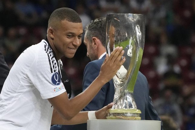 Setelah mencetak gol pertamanya untuk Real Madrid, Kylian Mbappe memasang target yang tinggi. Dia ingin mencetak 50 gol untuk Los Blancos.