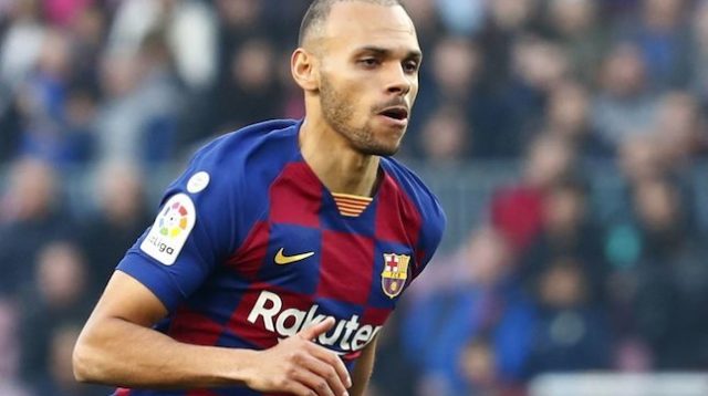 Masih ingat dengan nama Martin Braitwhaite? Eks penyerang Barcelona itu kini membuat heboh setelah dikabarkan ingin membeli mantan klubnya, Espanyol setelah merasa direndahkan oleh klub La Liga tersebut.