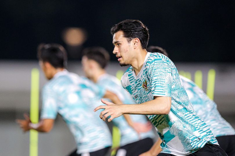 Fans Swansea City merasa terkesan dengan performa yang ditunjukkan Nathan Tjoe-A-On. Bek Timnas Indonesia itu melakoni debut bagi Swansea