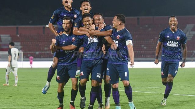 Haudi Abdillah Pasca Operasi, Pemain belakang Madura United ini harus menepi beberapa saat untuk memulihkan kondisi usai menjalani operasi.