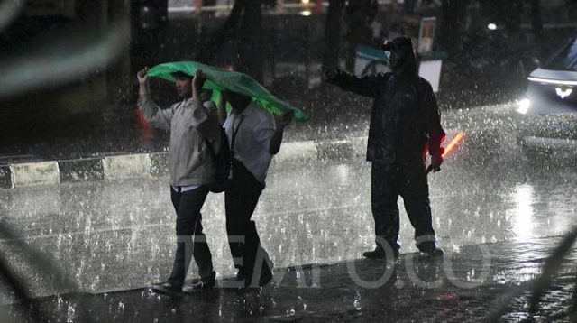 Prediksi Cuaca BMKG: Ibukota Hujan Waktu petang Nanti, Suhu Tertinggi Siang 34 derajat Celcius